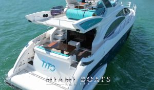 Yacht on the water 60 Azimut in Miami