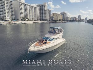 48-ft Sea Ray Sedan Yacht Impulsive in Miami Beach Bay. The 48 Sea Ray Impulsive - boat rented in Miami Beach.
