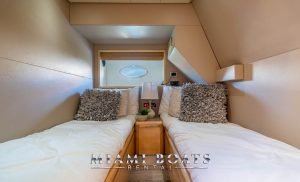 Twin cabin of the 70' Gianetti luxury yacht.