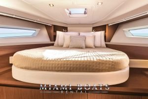 Master bedroom of the 40 ft Beneateau yacht.