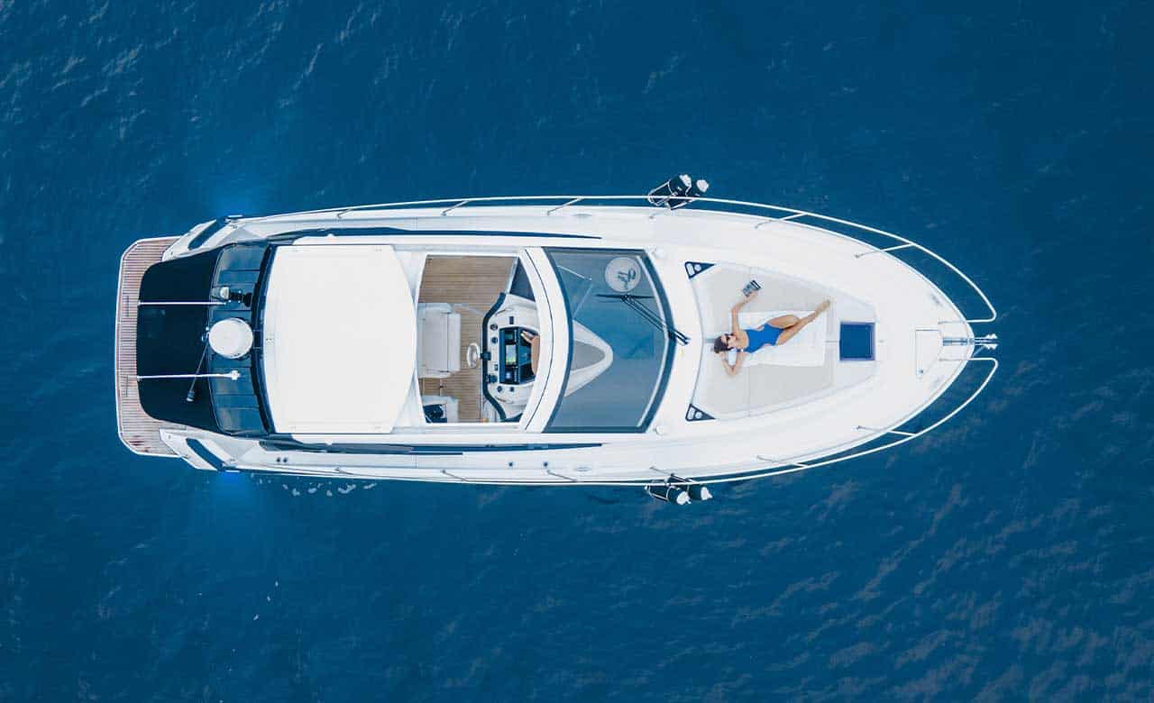 Miami Boats Rental • 40' • Luxury Yacht Charter in Miami
