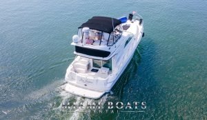 46' Sea Ray Senora cruising in the ocean. View from the back.