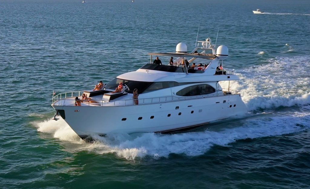 Luxury Yacht in Miami - 85 ft Azimut. Party boat.Yacht party. Yacht in the water . Yacht for Rental in Miami, FL.