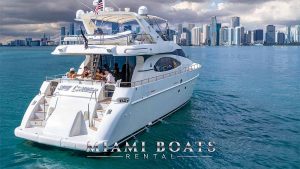 Luxury Flybridge Azimut Yacht 80' is the best Chois for observing Miami