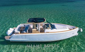 38' PARDO Exclusive Yacht in Miami. PARDO 2022 Shining Force - Luxury Yacht Rentals