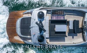 92 Pershing Yacht in Miami, FL