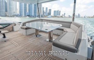 Galeon-Yacht-Miami-Beach-68-back