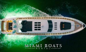 Night picture of Super Yacht in Miami - Leopard Encore 115'