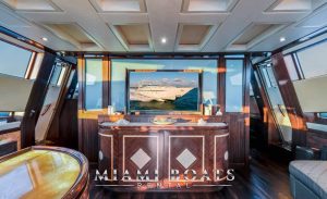 115' Leopard Yacht Encore Miami - High class services at Miami Boats Rental
